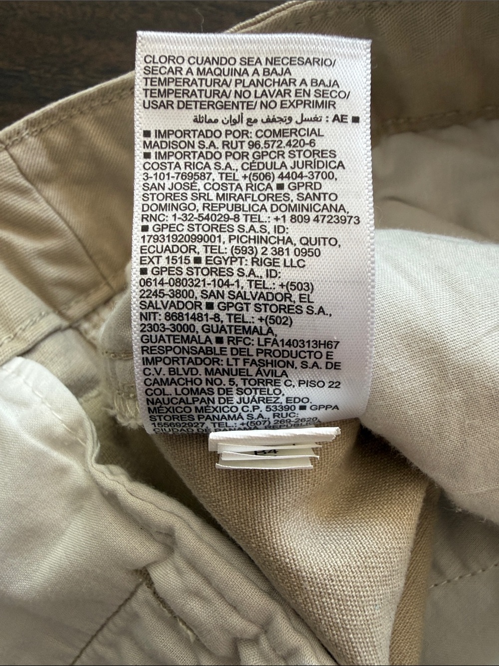 Old Navy Men's Cargo Lived-In Straight Shorts in Beige. Size: 34 - Picture 5 of 7